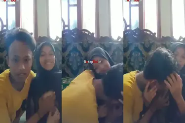 Ukhti Hijab Cantik Pasrah Goyang Kasur Ruang Tamu - Bokep2026