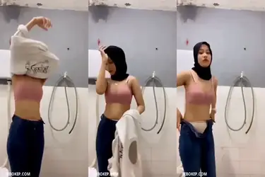 Ukhti Putri Mega Hijab Cantik Bersantai Kasur - Bokep2026